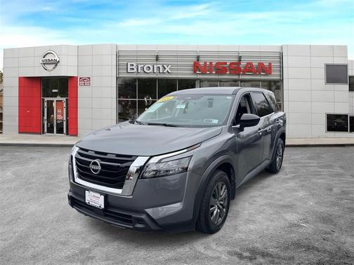 2024 Nissan Pathfinder S