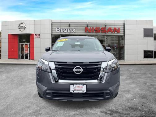 2024 Nissan Pathfinder S