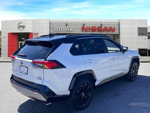 2022 Toyota RAV4 Hybrid XSE