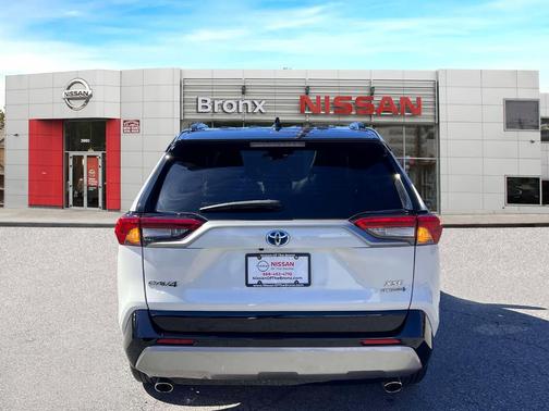 2022 Toyota RAV4 Hybrid XSE
