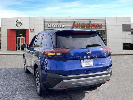 2022 Nissan Rogue SV