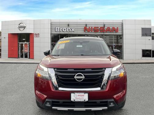 2022 Nissan Pathfinder Platinum