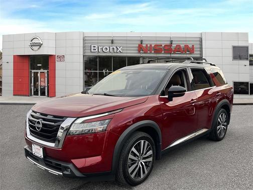 2022 Nissan Pathfinder Platinum