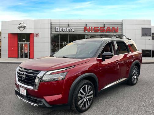 2022 Nissan Pathfinder Platinum