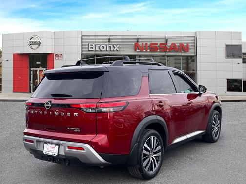 2022 Nissan Pathfinder Platinum