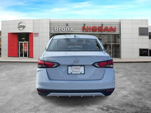 2024 Nissan Versa 1.6 SV