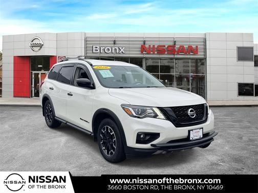 2020 Nissan Pathfinder SV