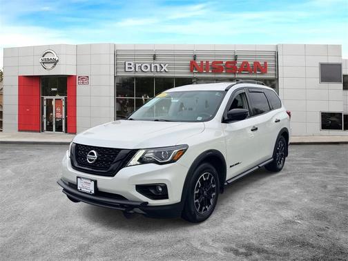 2020 Nissan Pathfinder SV