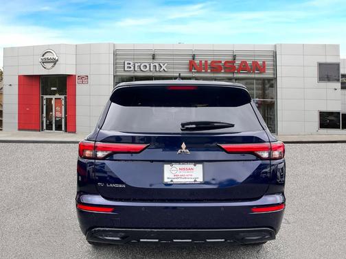 2022 Mitsubishi Outlander SE