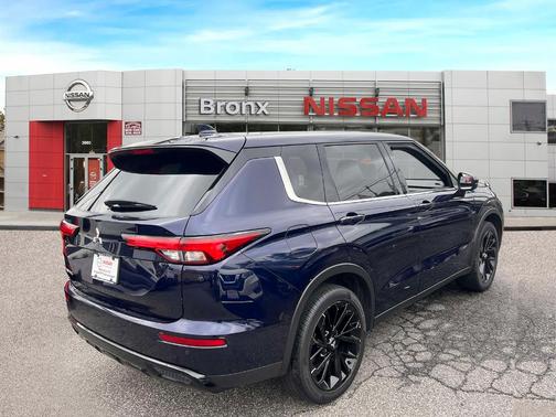2022 Mitsubishi Outlander SE