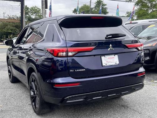 2022 Mitsubishi Outlander SE