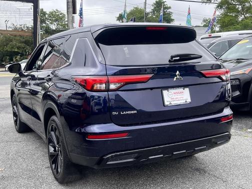 2022 Mitsubishi Outlander SE