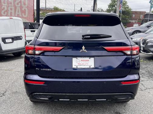 2022 Mitsubishi Outlander SE