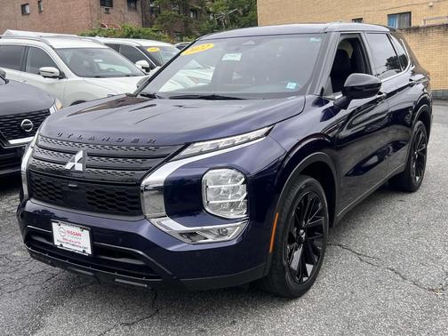2022 Mitsubishi Outlander SE