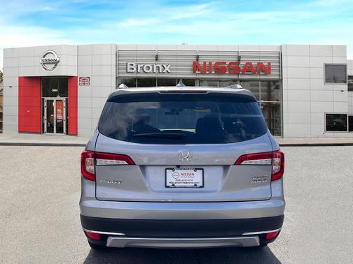 2022 Honda Pilot Touring 7-Passenger