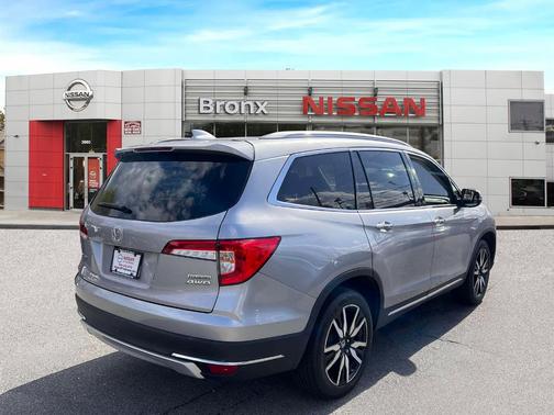 2022 Honda Pilot Touring 7-Passenger