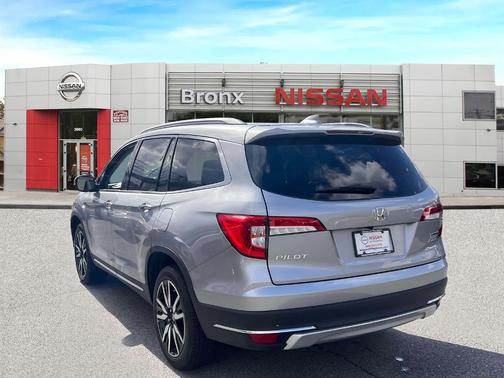 2022 Honda Pilot Touring 7-Passenger