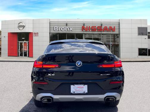 2022 BMW X4 xDrive30i