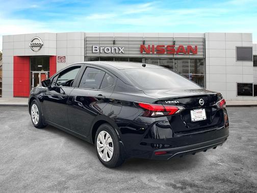 2022 Nissan Versa S