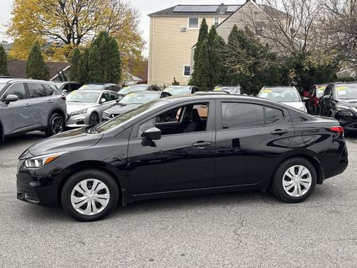 2022 Nissan Versa S