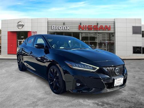2022 Nissan Maxima SR