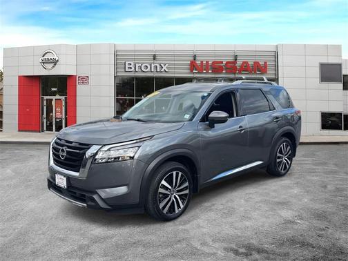 2024 Nissan Pathfinder Platinum