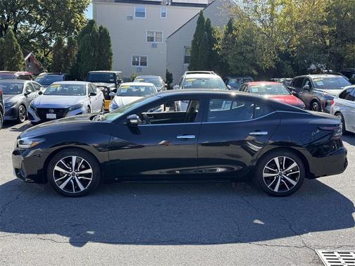 2023 Nissan Maxima SV