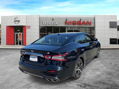 2023 Nissan Maxima SV