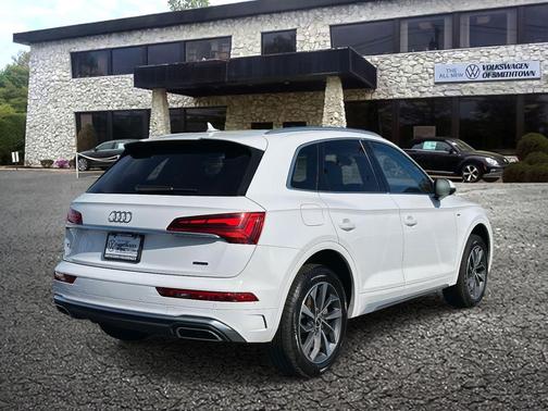 2023 Audi Q5 45 S line quattro Premium