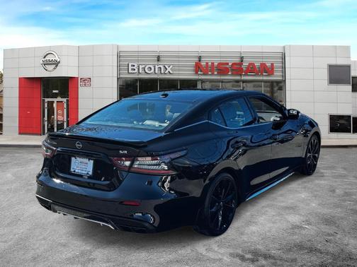 2023 Nissan Maxima SR