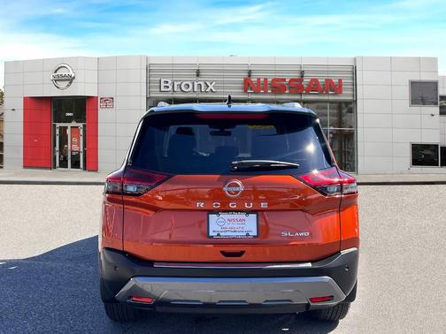 2022 Nissan Rogue SL