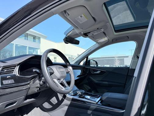 2020 Audi Q7 55 Premium Plus