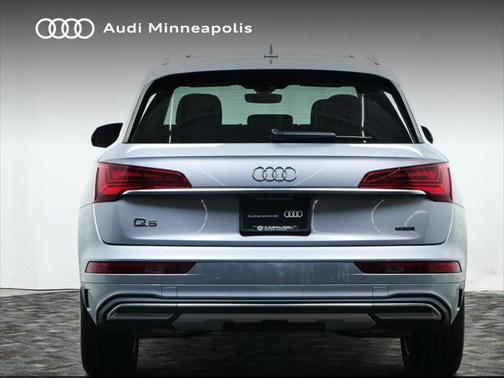 2022 Audi Q5 40 Premium Plus