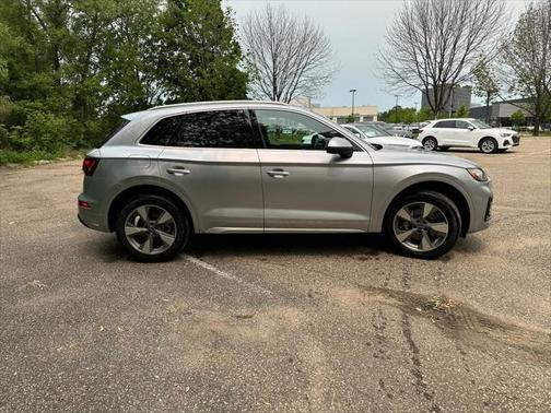 2022 Audi Q5 40 Premium Plus