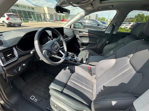 2024 Audi Q5 45 S line Prestige