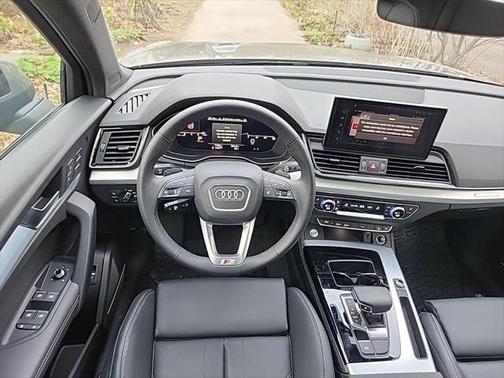 2024 Audi Q5 45 S line Premium Plus