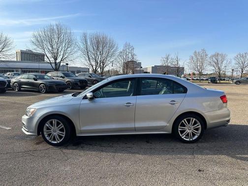 Reflex Silver Metallic 2015 Volkswagen Jetta Auto SE w/Connectivity