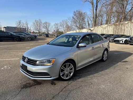 Reflex Silver Metallic 2015 Volkswagen Jetta Auto SE w/Connectivity