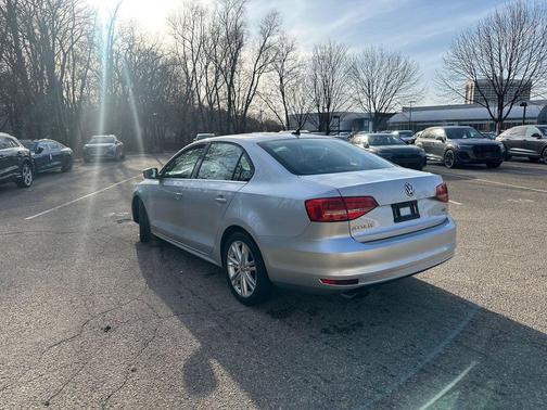 Reflex Silver Metallic 2015 Volkswagen Jetta Auto SE w/Connectivity