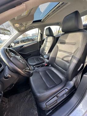 Reflex Silver Metallic 2015 Volkswagen Jetta Auto SE w/Connectivity