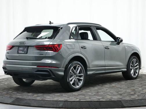 2025 Audi Q3 Premium 45 TFSI S line quattro Tiptronic