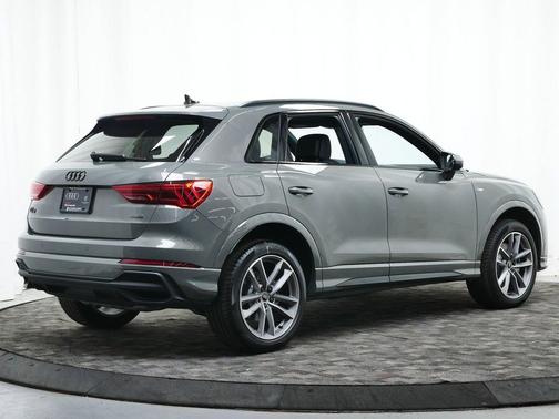 2025 Audi Q3 Premium 45 TFSI S line quattro Tiptronic