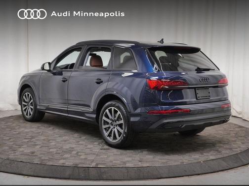 Waitomo Blue Metallic 2023 Audi Q7 45 Premium Plus