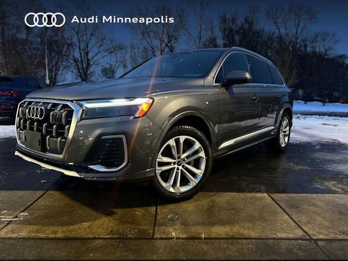 2025 Audi Q7 45 Premium Plus