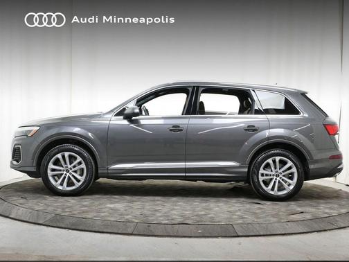 2025 Audi Q7 45 Premium Plus