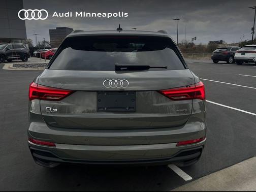 2025 Audi Q3 Premium 45 TFSI S line quattro Tiptronic