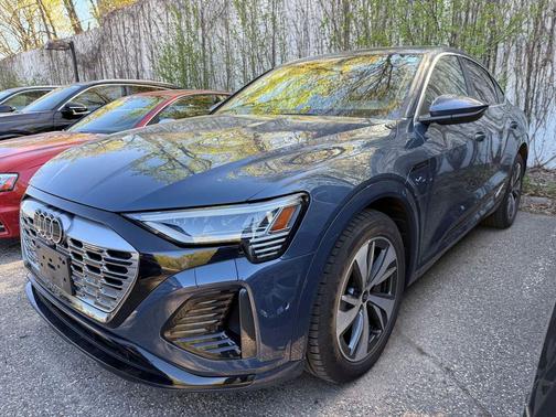 Plasma Blue Metallic 2024 Audi Q8 e-tron Prestige