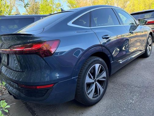 Plasma Blue Metallic 2024 Audi Q8 e-tron Prestige