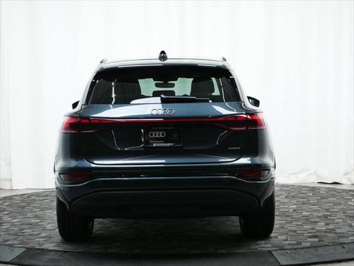 2025 Audi Q6 e-tron Premium Plus quattro