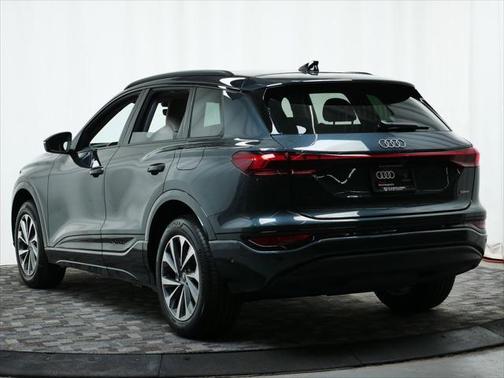 2025 Audi Q6 e-tron Premium Plus quattro